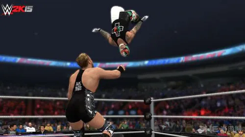 WWE2K15爬上绳子顶端(gonglue1.com)