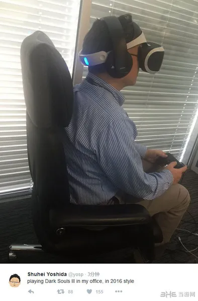PS主管吉田修平用PS VR玩《黑暗之魂3》