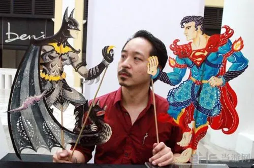 马来西亚艺术家倾情打造皮影版《正义联盟》 风靡社交网站